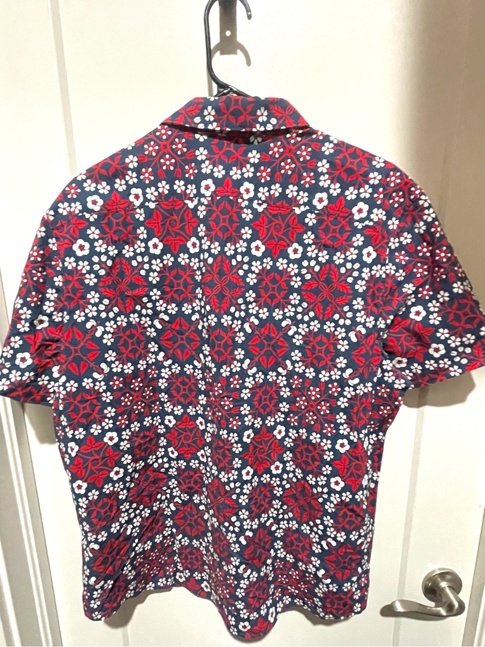 NWT Original Penguin Men’s Large Stretch Floral Button Down Red and Navy Shirt - Picture 3 of 4